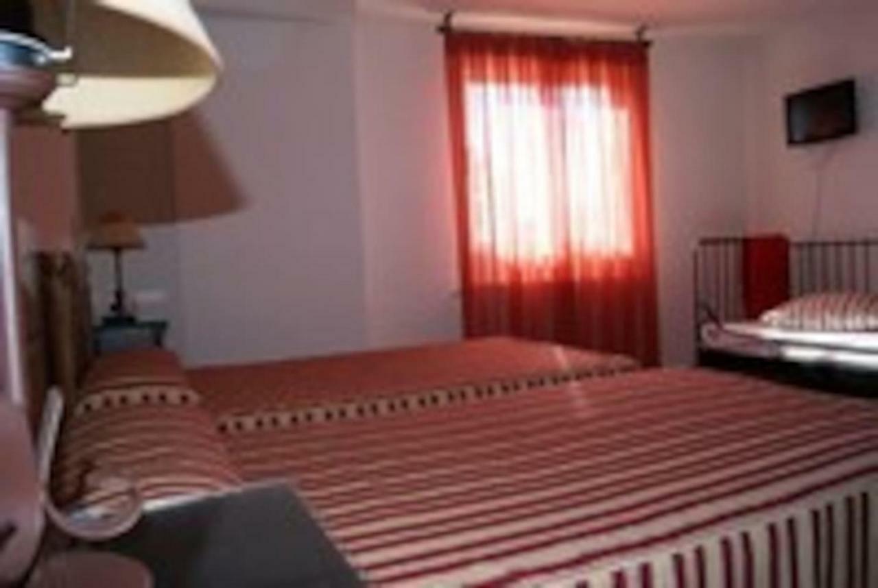 Casa Rural El Sauce. A 2,5 Km De Cuenca Capital Nohales エクステリア 写真